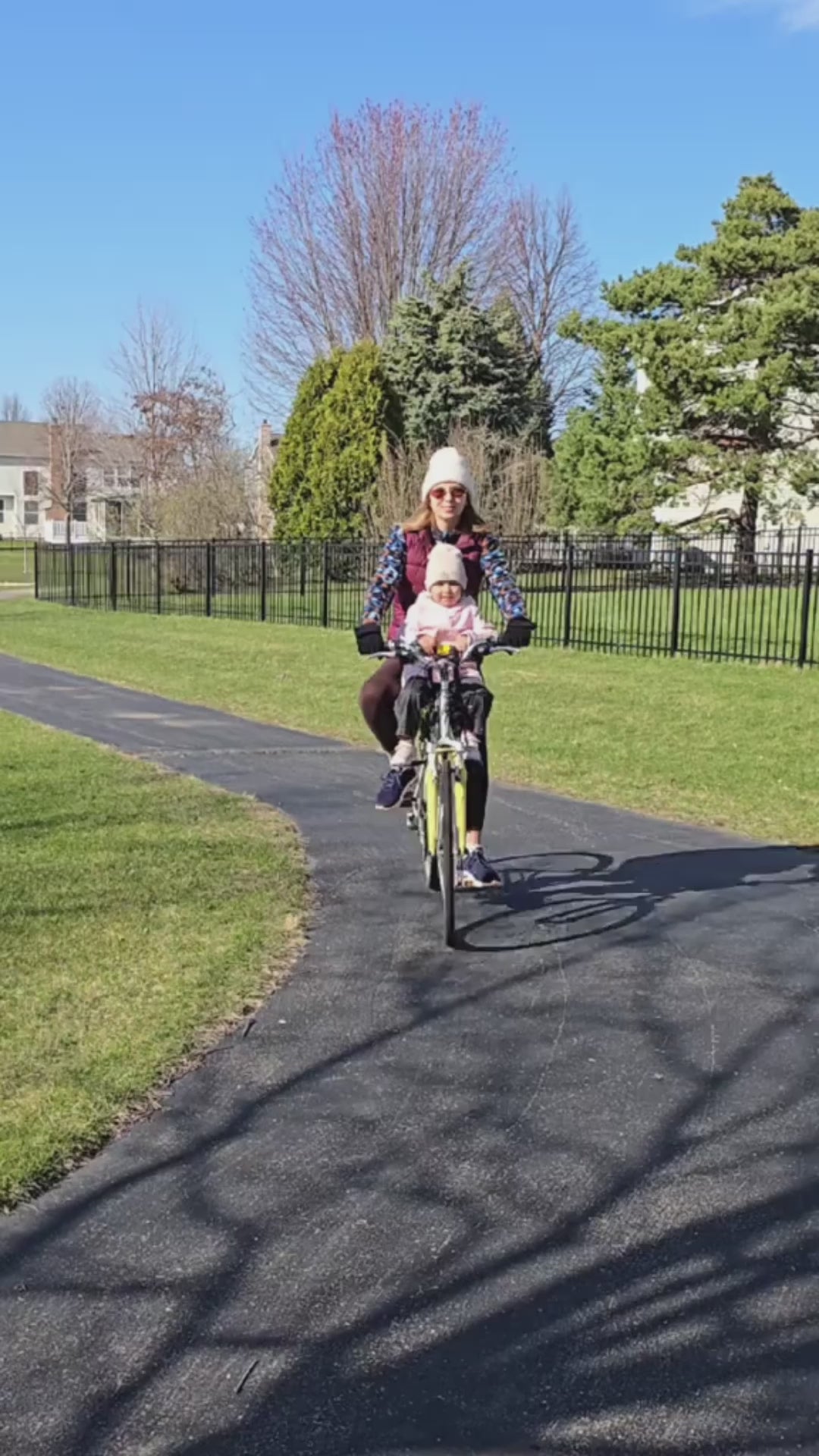 Porte bébé vélo universel video